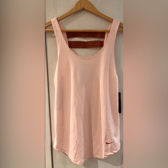 BNWT Nike Dryfit Women's Light Pink Lightweight Tank Top - XS - Picture 2 of 7